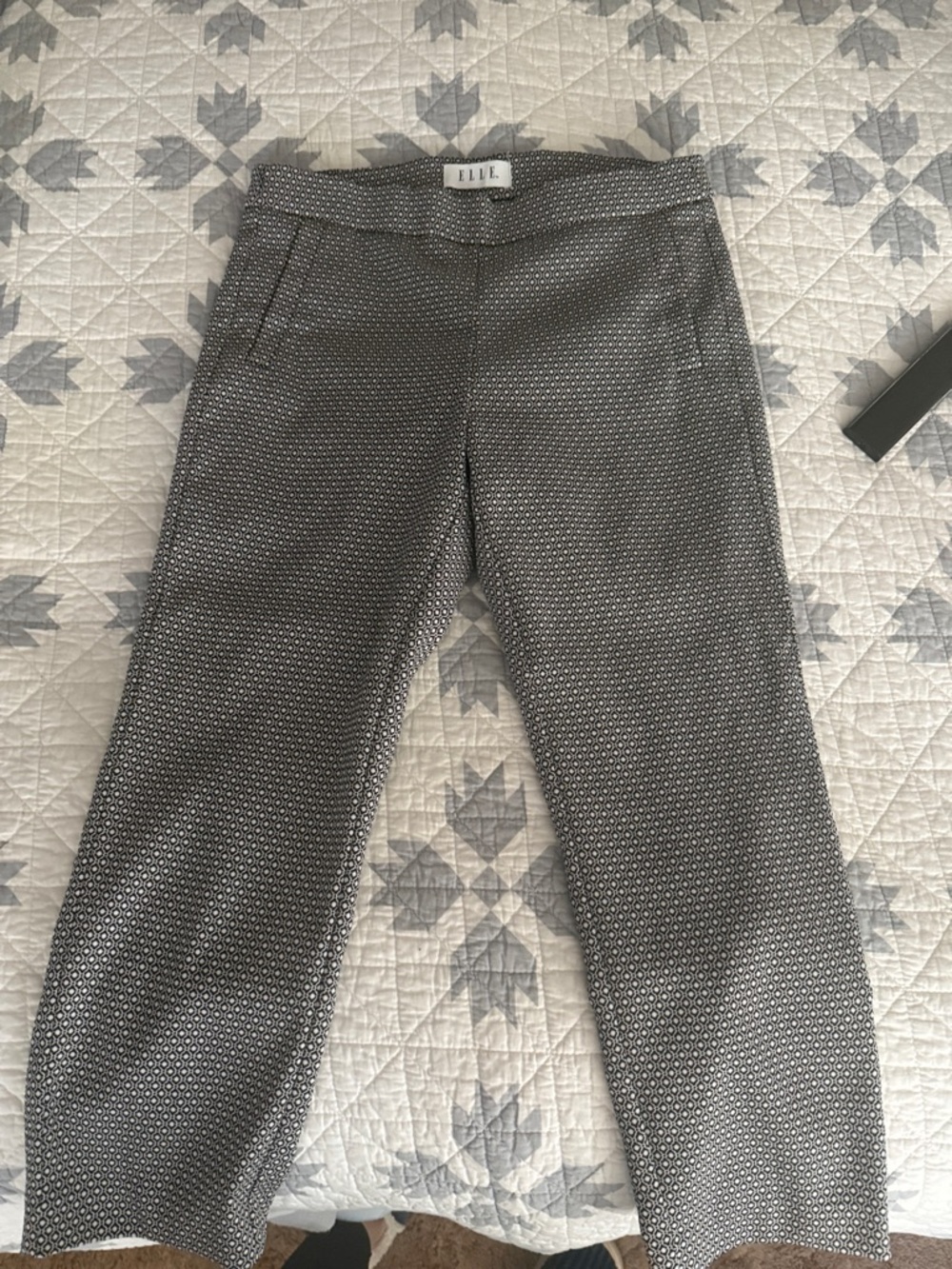 Elle Gray & White Micro-Print Cropped Trousers